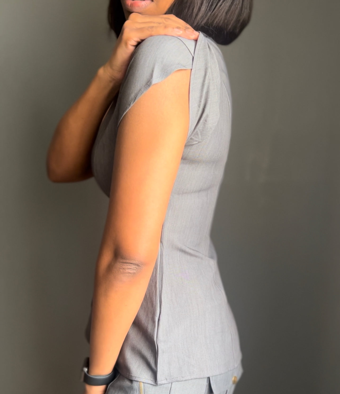 Tulip scrub top-Gray (runs small)
